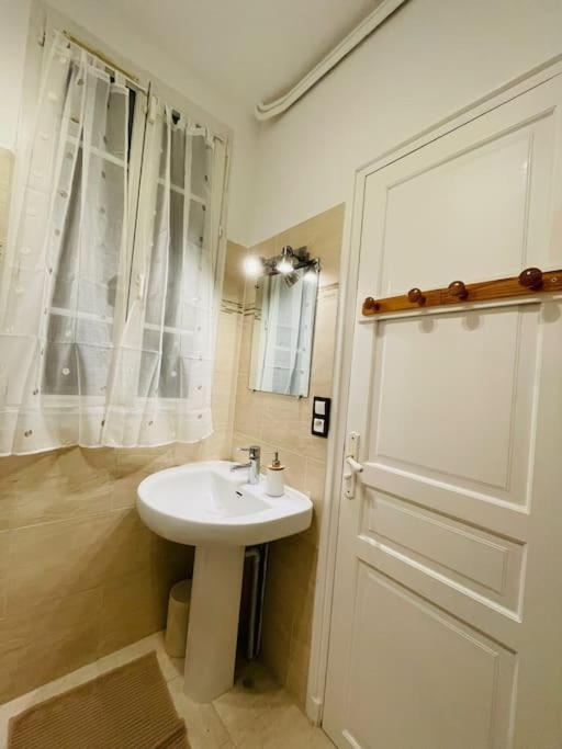 Grande Maison : Pres De Paris/Orly 新城勒鲁瓦 外观 照片